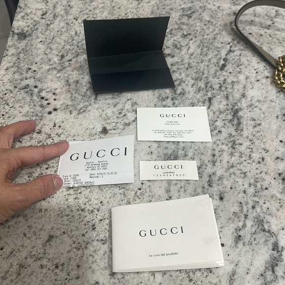 Authentic Gucci Calfskin Matelasse Marmont Shoulder Bag Small, with dust bag - Picture 8 of 12